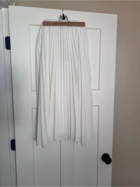 Ever New White Pleated Midi Skirt